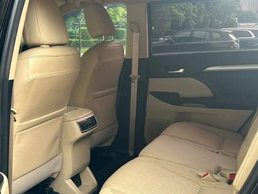 Toyota Highlander — миниатюра 6