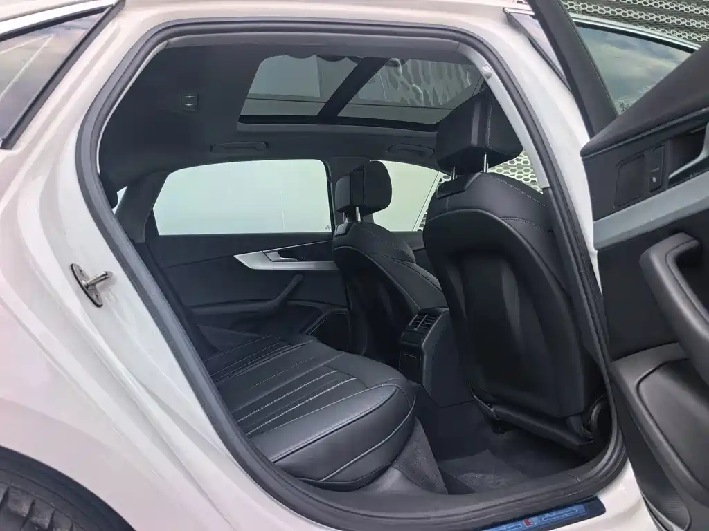 Audi A4L — миниатюра 14