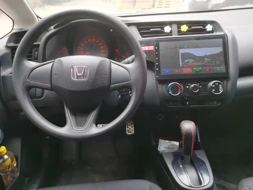 Honda Fit — миниатюра 6