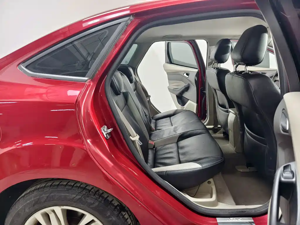 Ford Focus — миниатюра 15