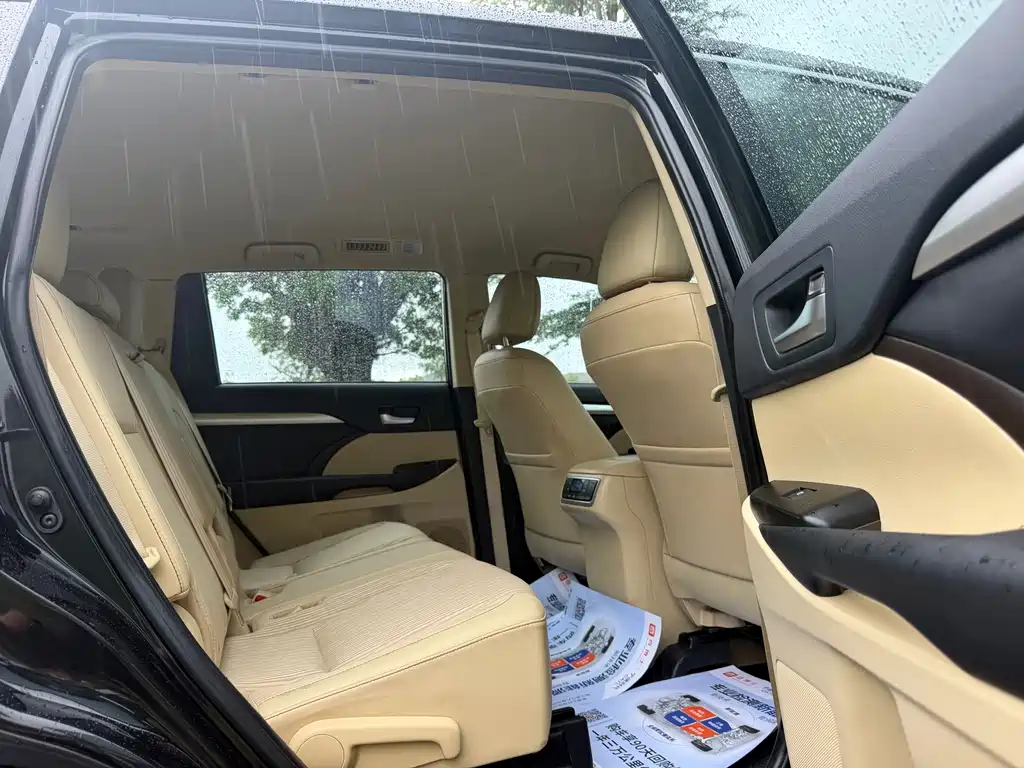 Toyota Highlander — миниатюра 8