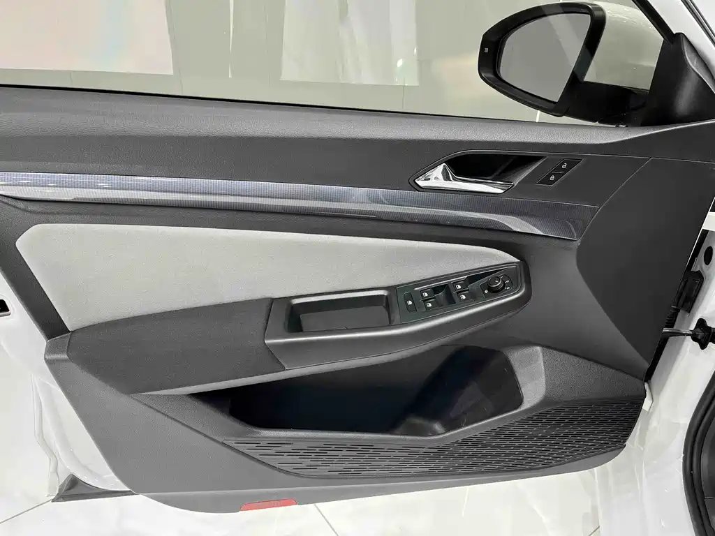 Volkswagen Bora 2023 1.5L AT