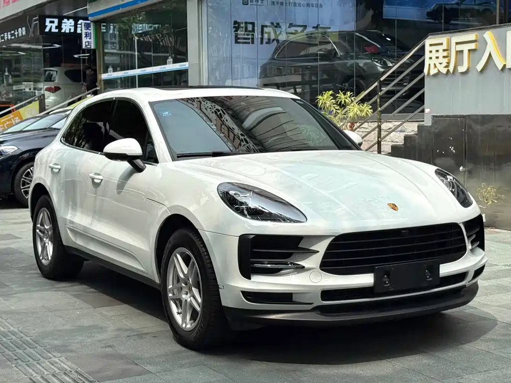 Porsche Macan — миниатюра 3