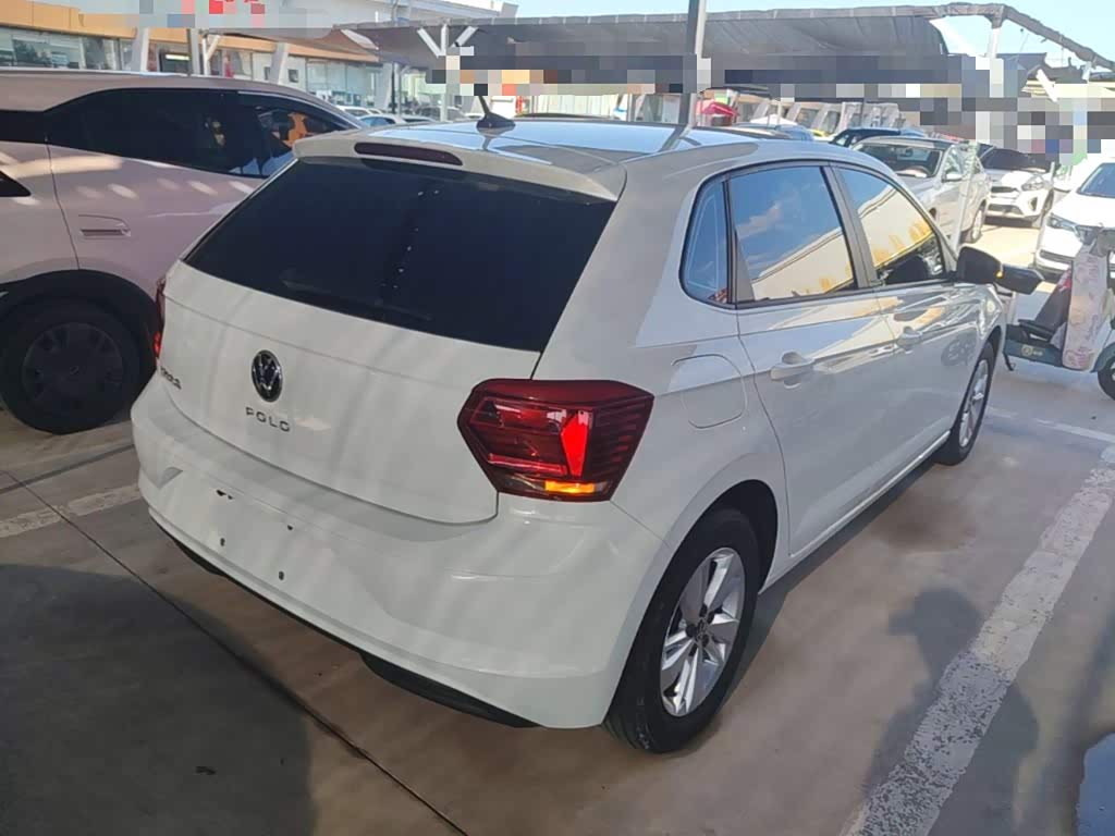 Volkswagen Polo 1.5 л 2023 г. Белый, пробег 39500 км