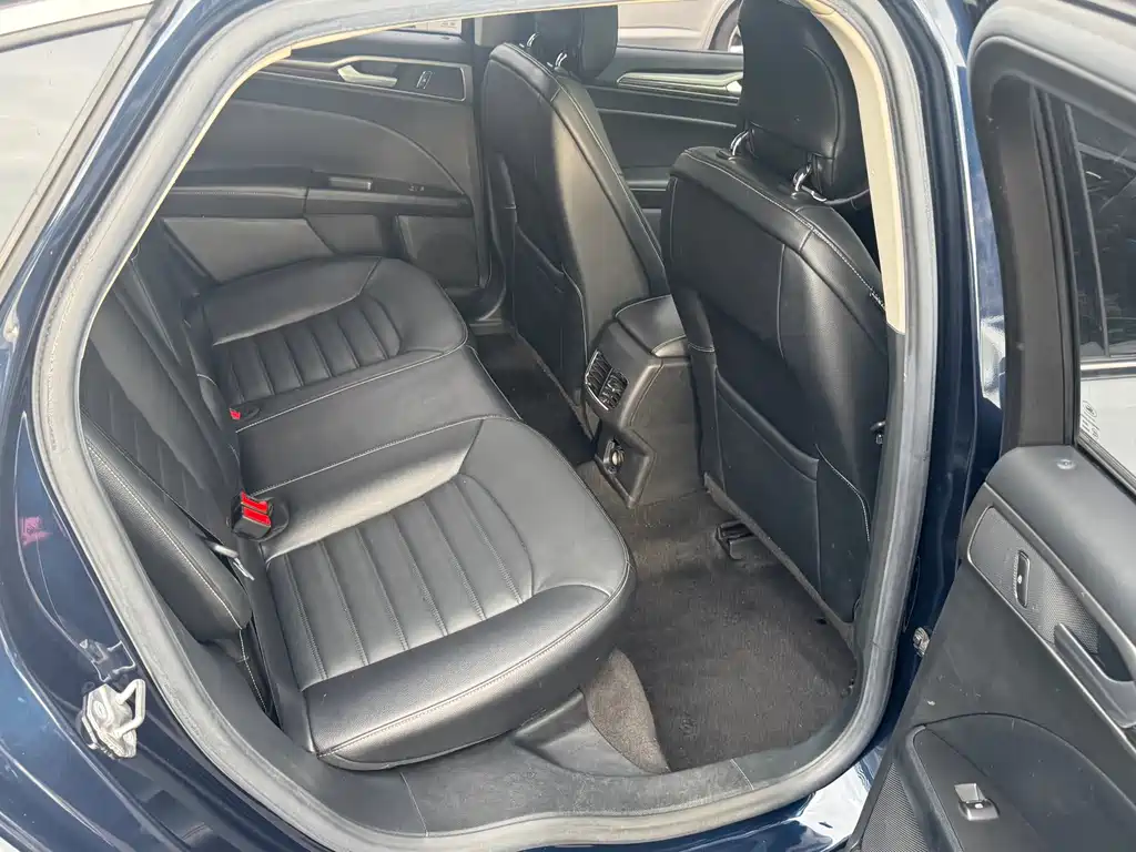 Ford Mondeo — миниатюра 18