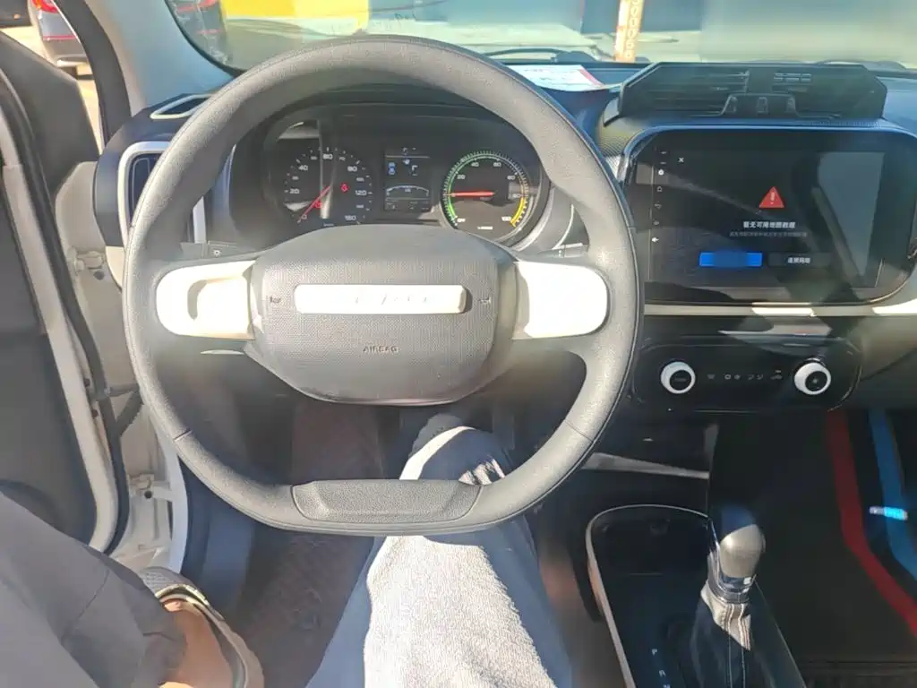Roewe Clever — миниатюра 11