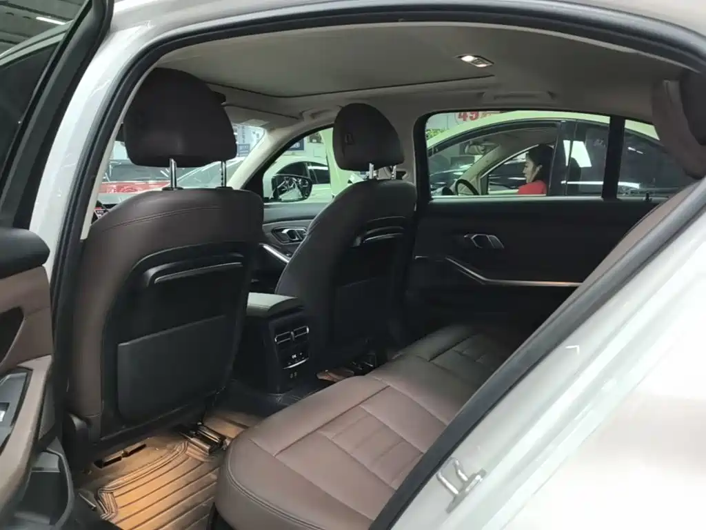 BMW 3 Series — миниатюра 17