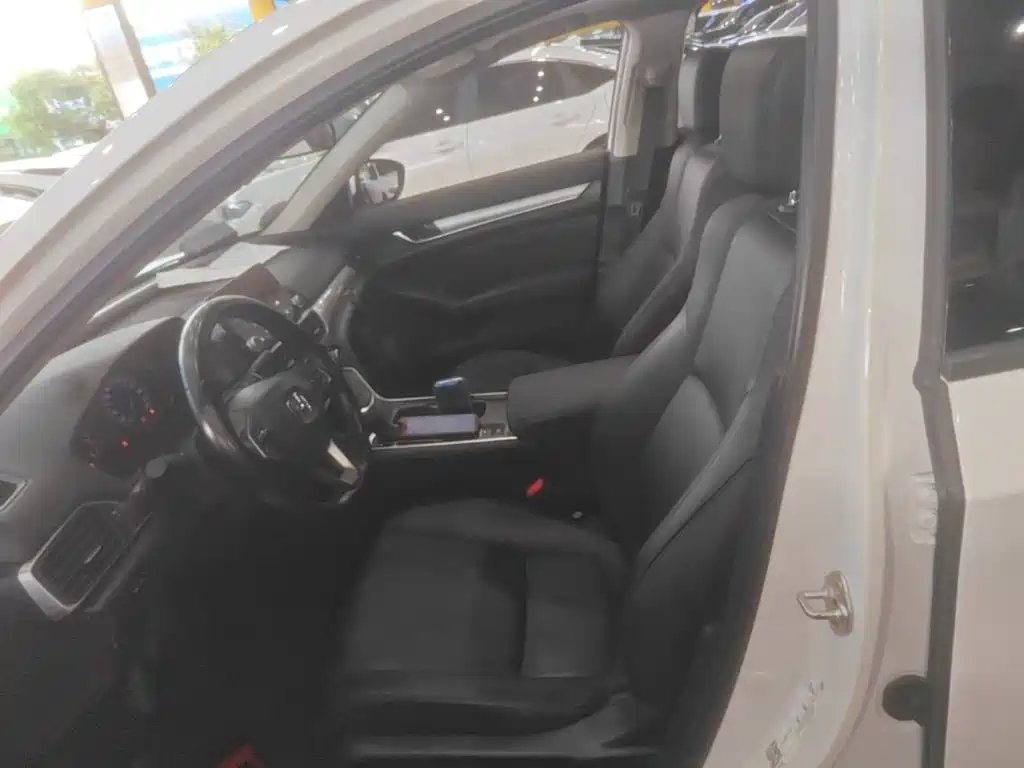 Honda Accord — миниатюра 15