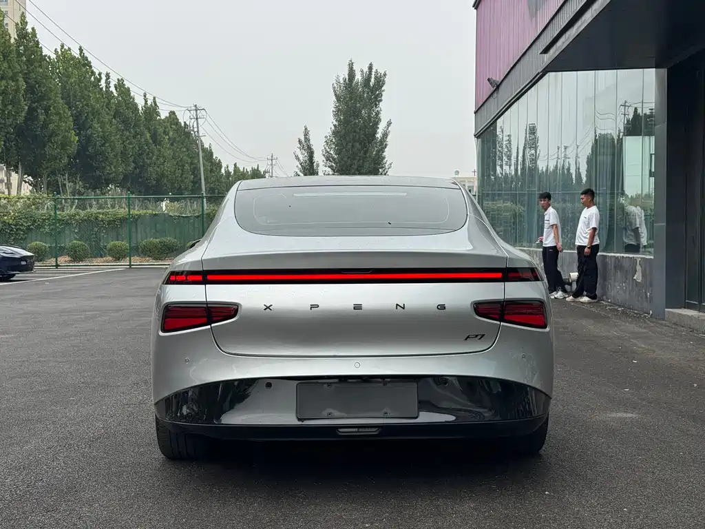 XPeng P7 — миниатюра 4