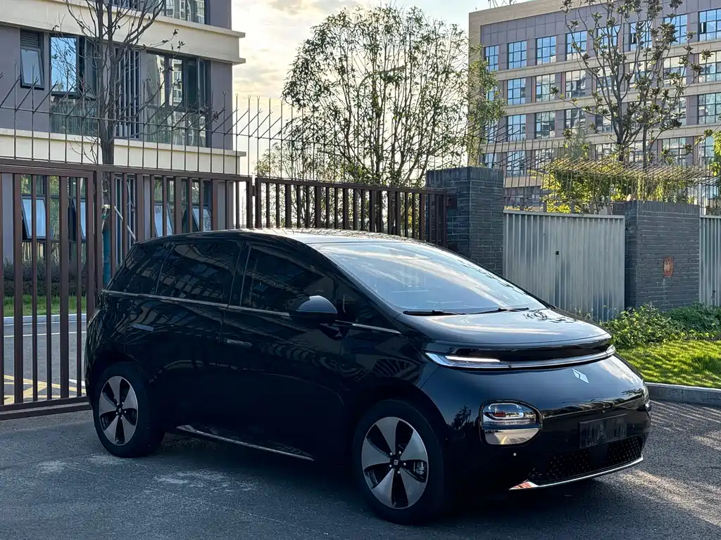 Baojun Yunduo — миниатюра 3
