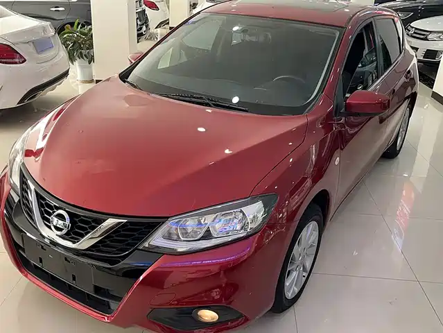 NISSAN TIIDA 2020
