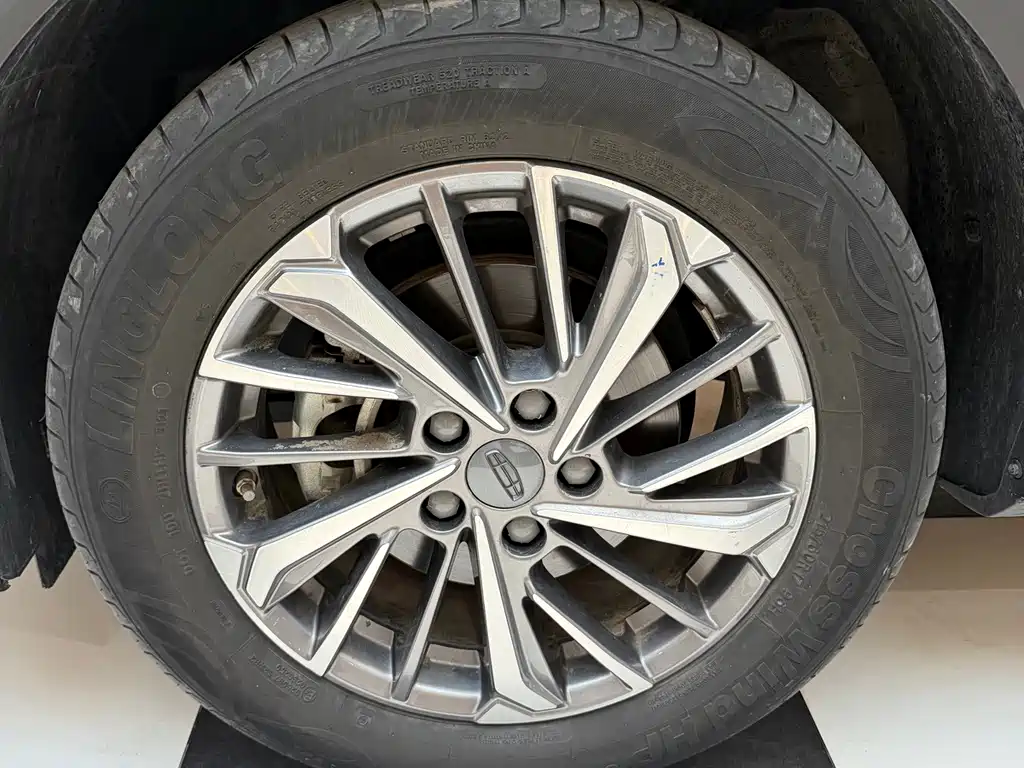 Geely Binyue — миниатюра 4