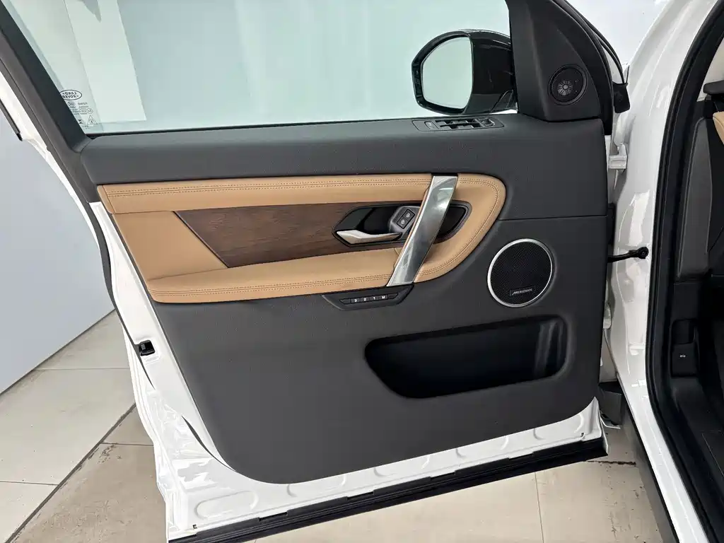 Land Rover Discovery Sport — миниатюра 10