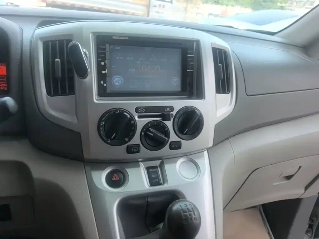 Nissan NV200 — миниатюра 13