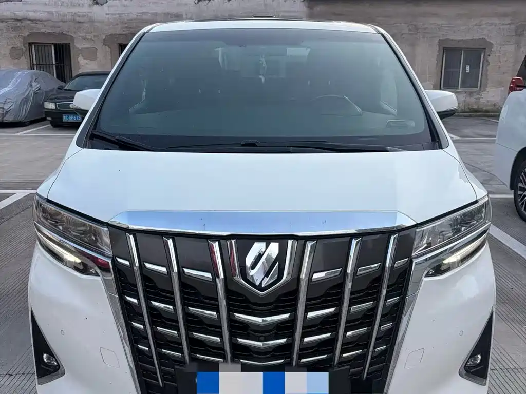 Toyota Alphard — миниатюра 2