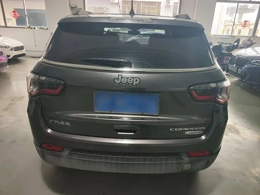Jeep Compass — миниатюра 6