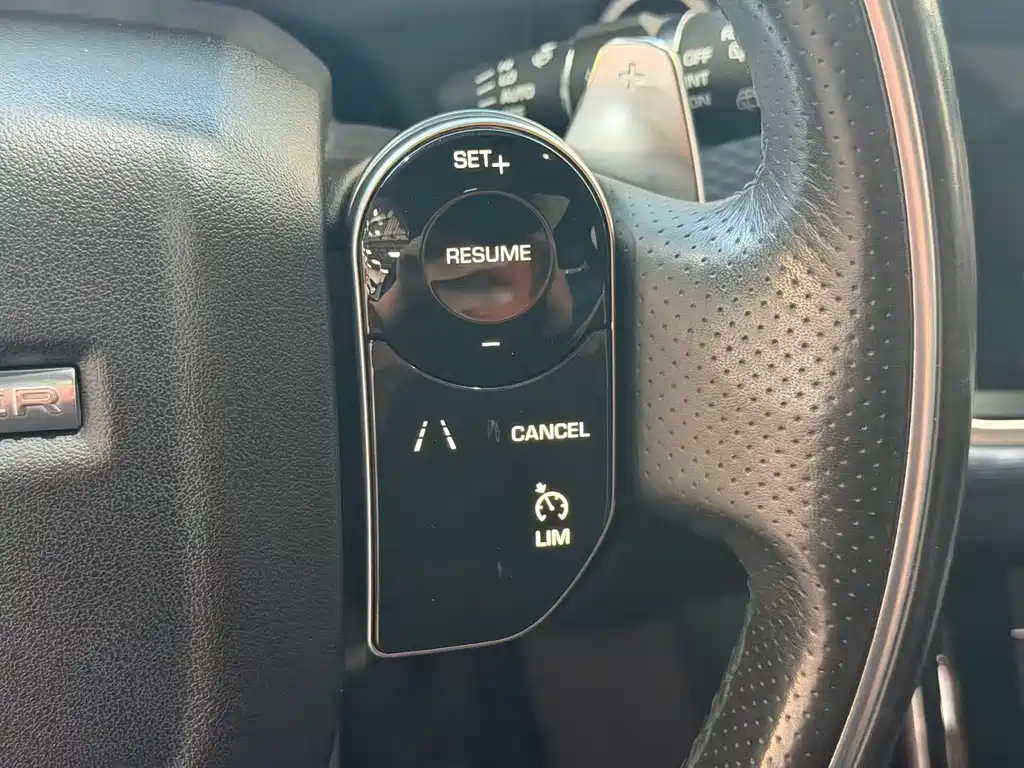 Land Rover Velar — миниатюра 12