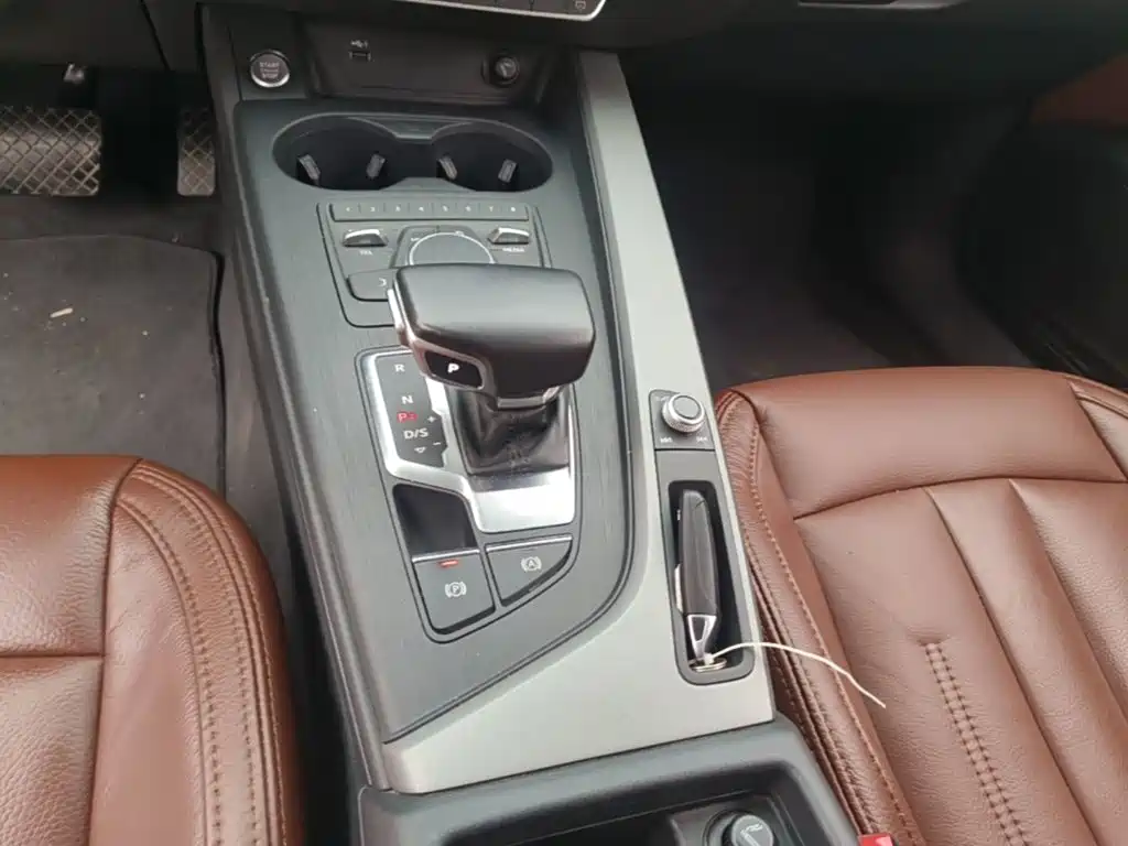 Audi A4L — миниатюра 14