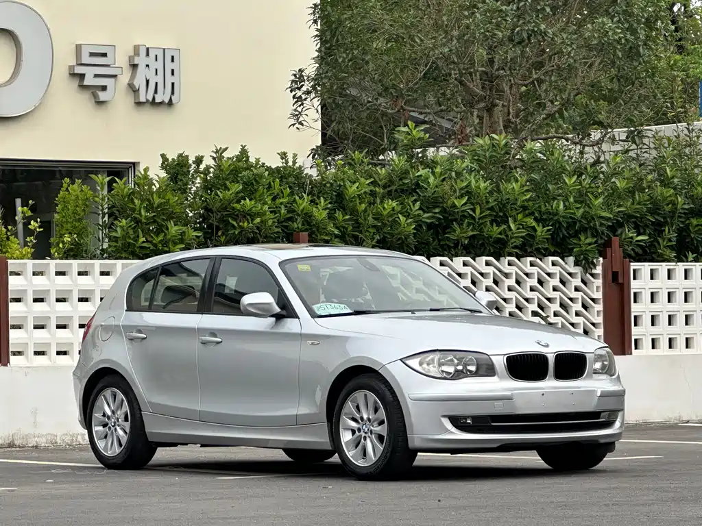 BMW 1 Series (Import) — миниатюра 2
