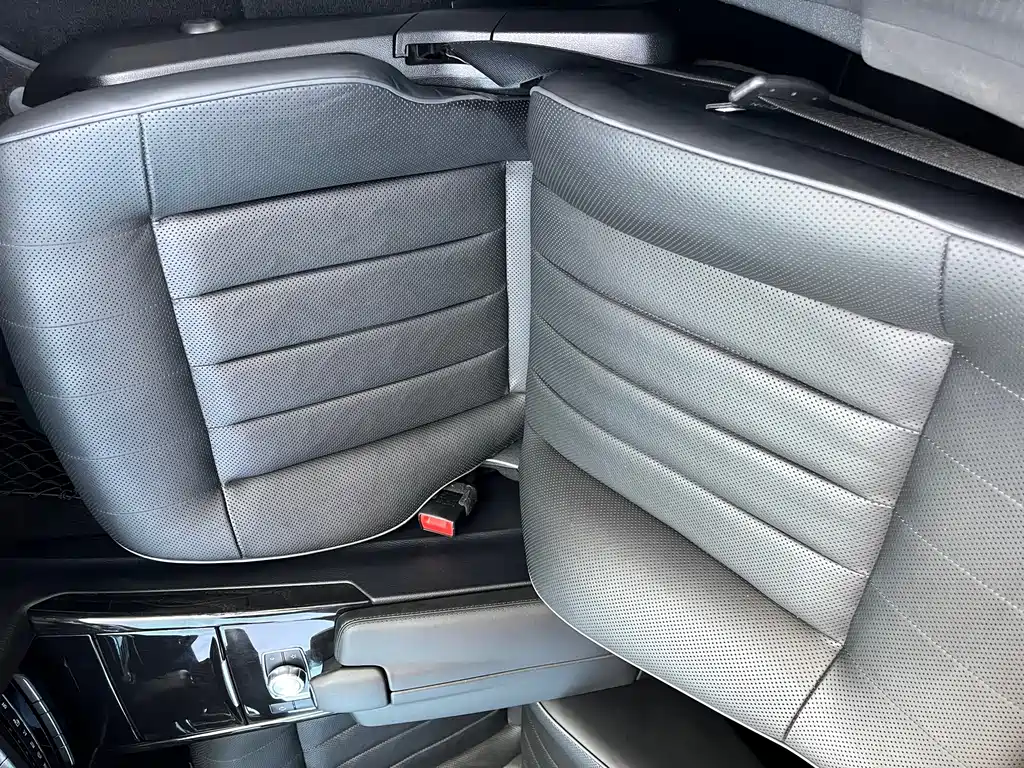Mercedes-Benz E-Class — миниатюра 18