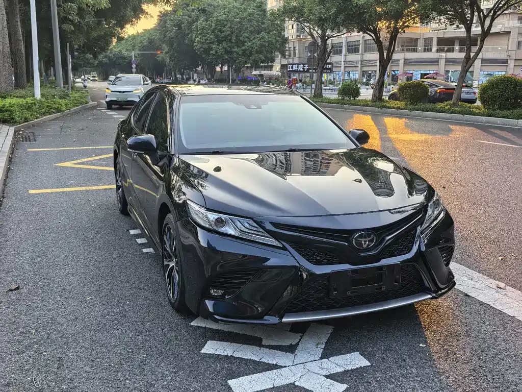 Toyota Camry — миниатюра 2