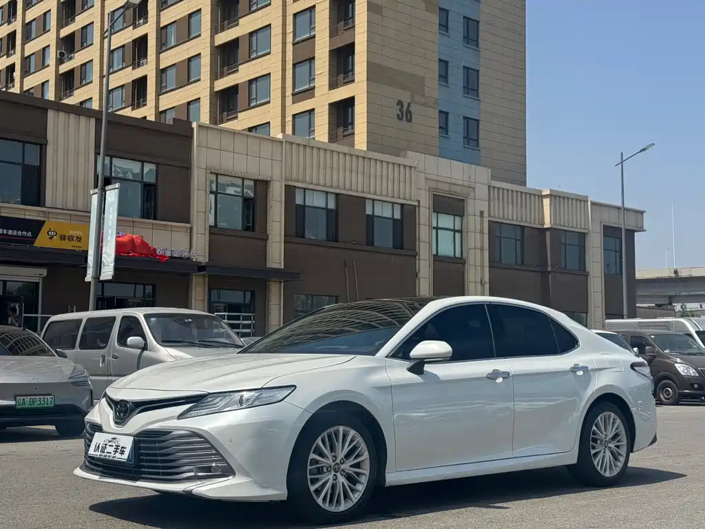 Toyota Camry 2021