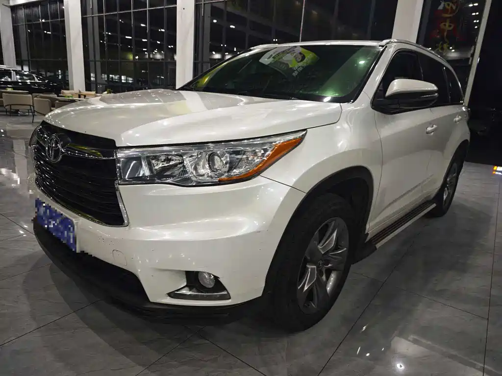 TOYOTA HIGHLANDER