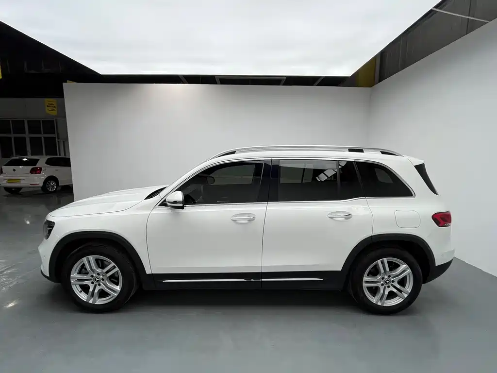 Mercedes-Benz GLB 2023 GLB 220