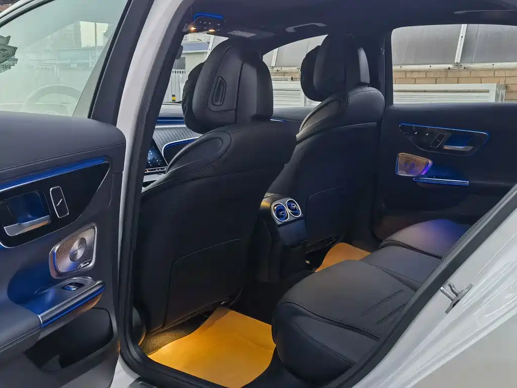 Mercedes-Benz C-Class — миниатюра 9