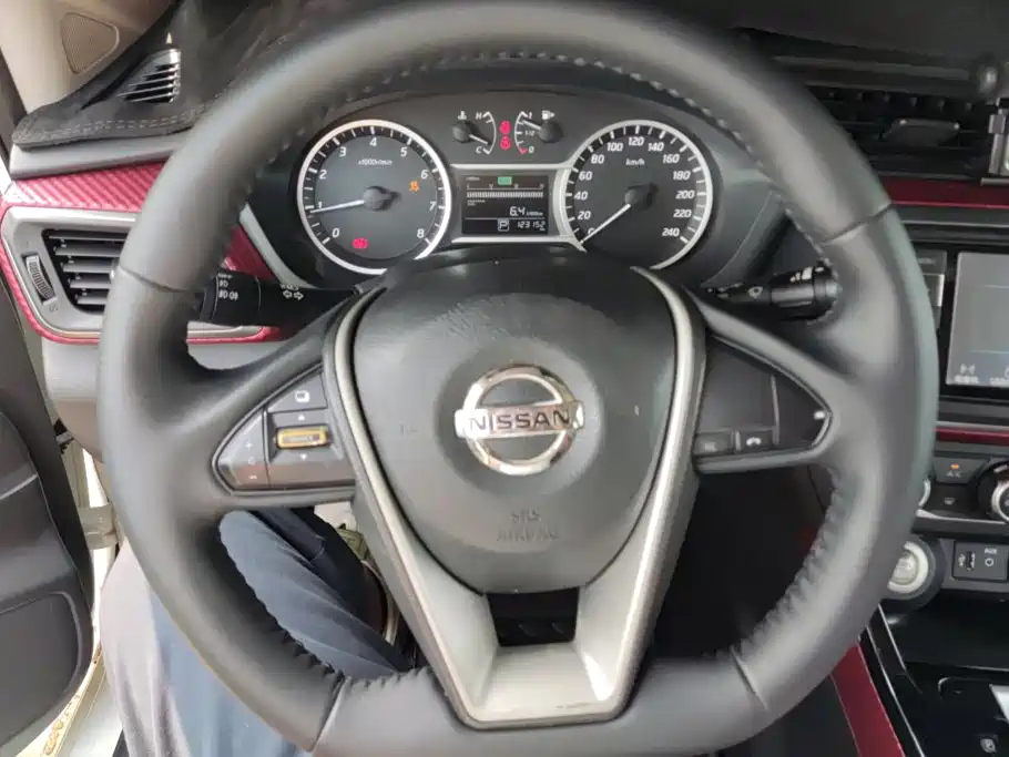 Nissan Bluebird — миниатюра 15