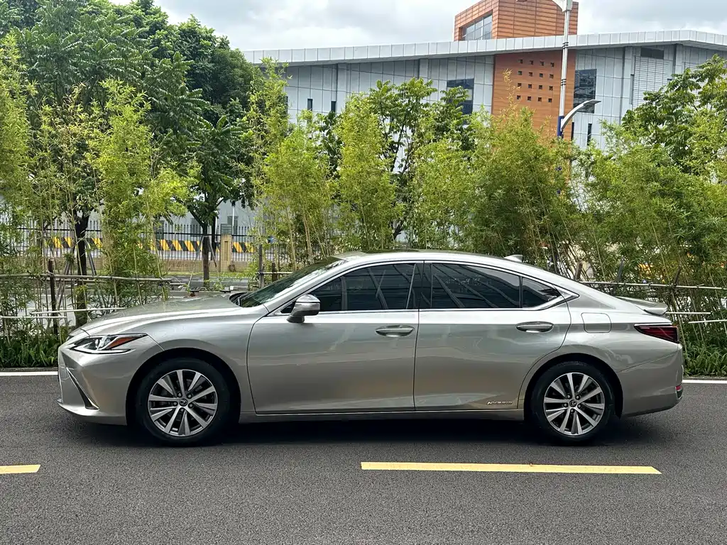 Lexus ES — миниатюра 3