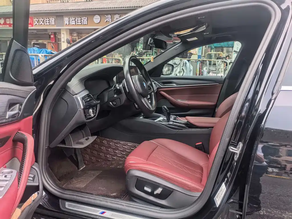 BMW 5 Series — миниатюра 2