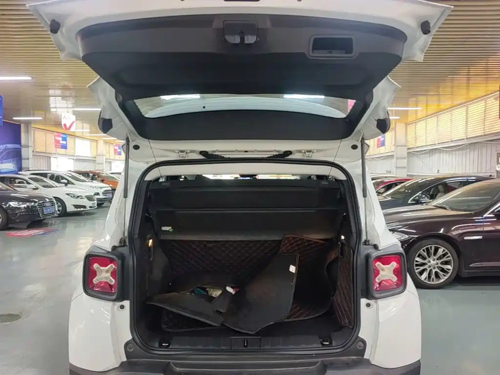 Jeep Renegade — миниатюра 19