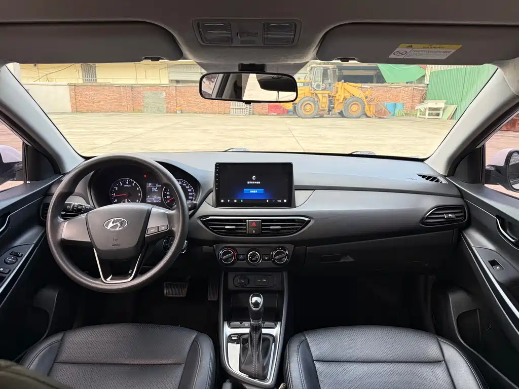 Hyundai Elantra — миниатюра 6