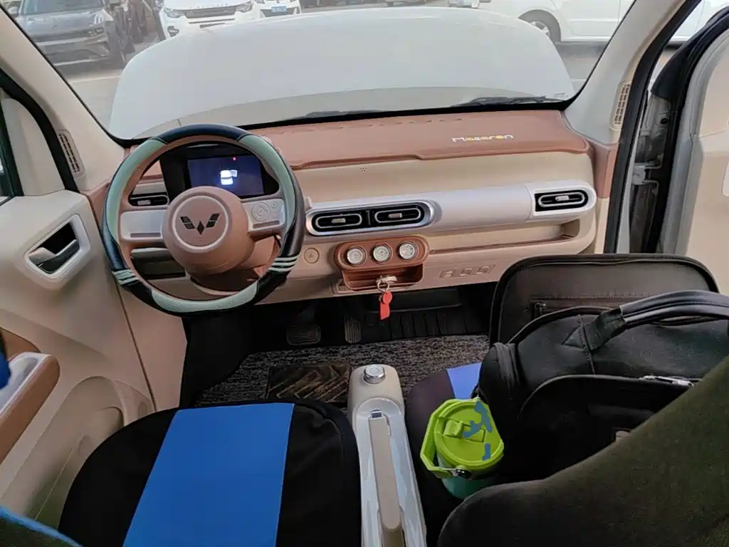 Wuling MINIEV — миниатюра 10