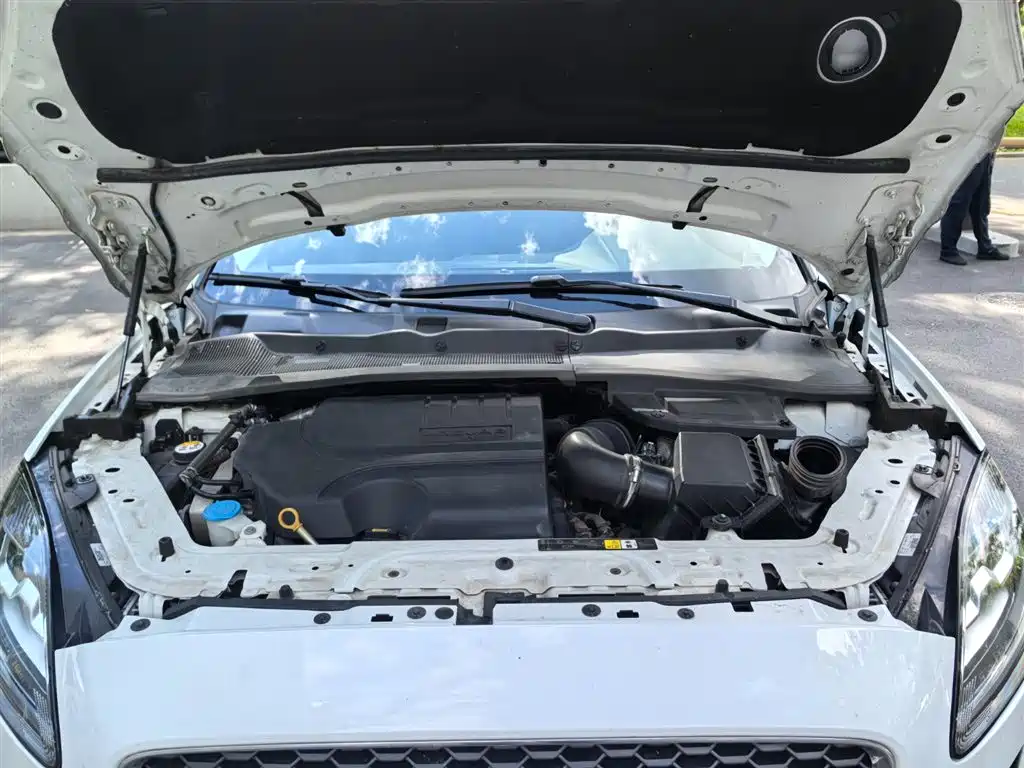 Jaguar E-PACE — миниатюра 22