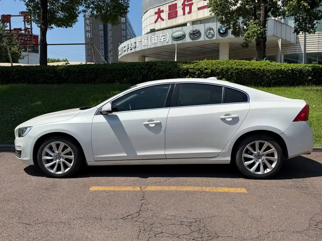 Volvo S60 — миниатюра 3