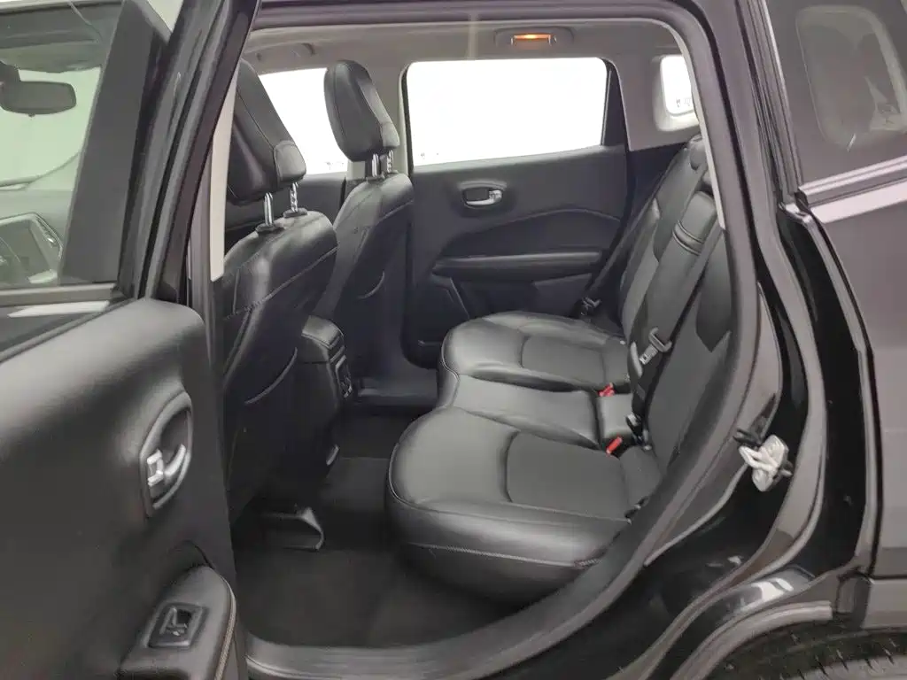 Jeep Compass — миниатюра 15