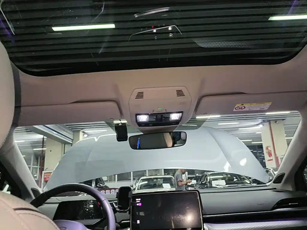 Volkswagen ID.6 X — миниатюра 18
