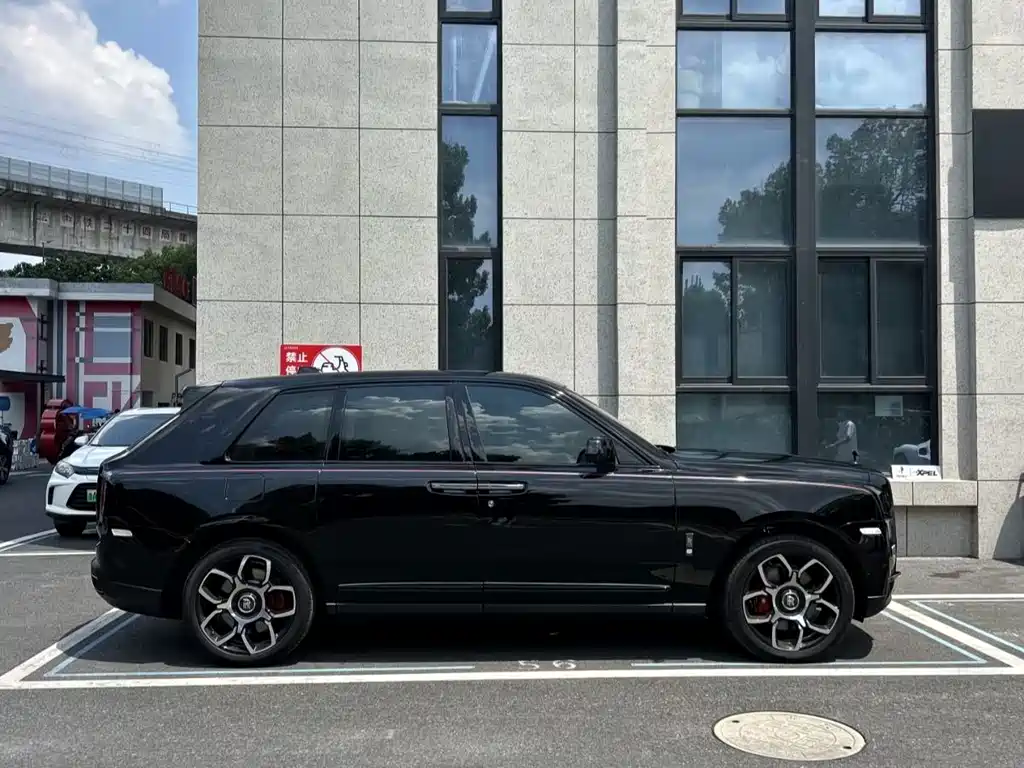 Rolls-Royce Cullinan — миниатюра 2