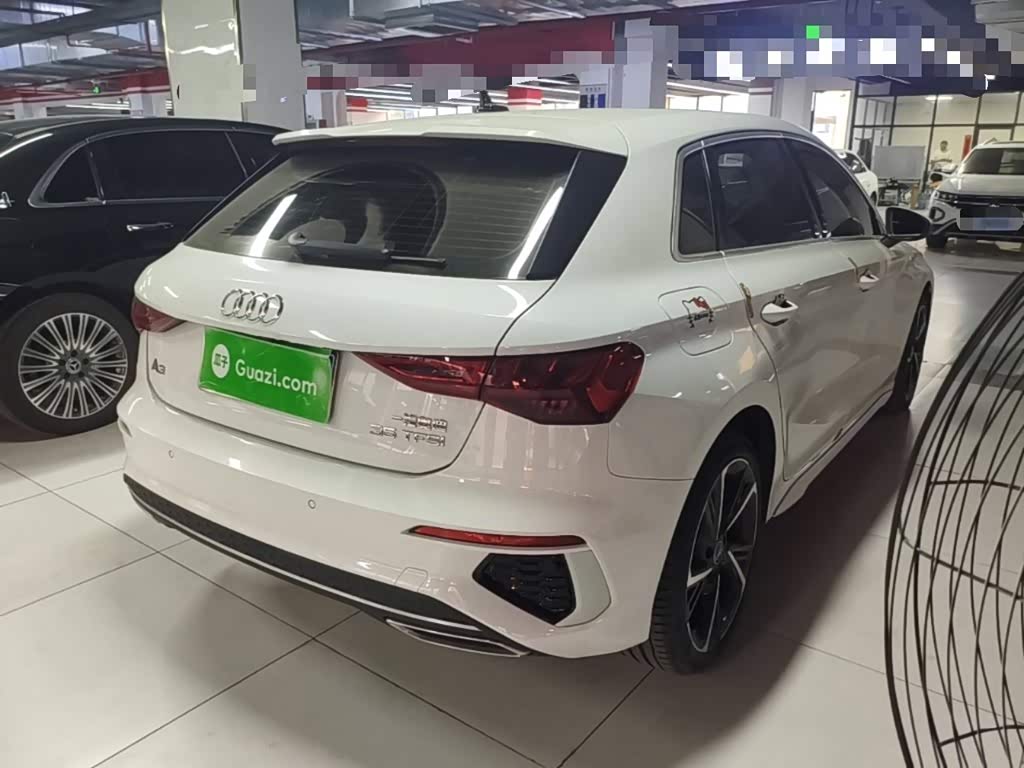 Audi A3 1.4 л 2023 г. Белый, пробег 24100 км