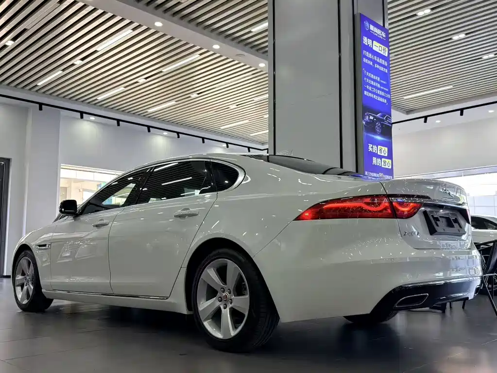 Jaguar XFL — миниатюра 4