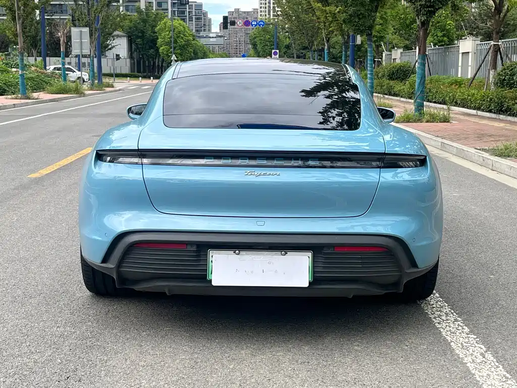 Porsche Taycan — миниатюра 7