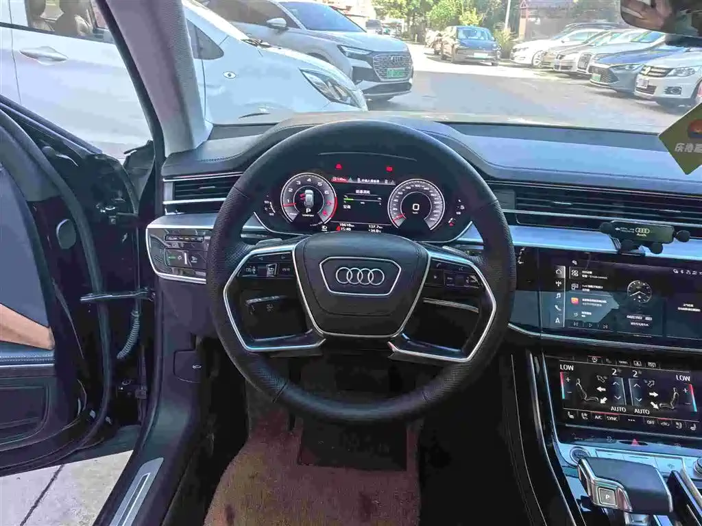 Audi A8 — миниатюра 10