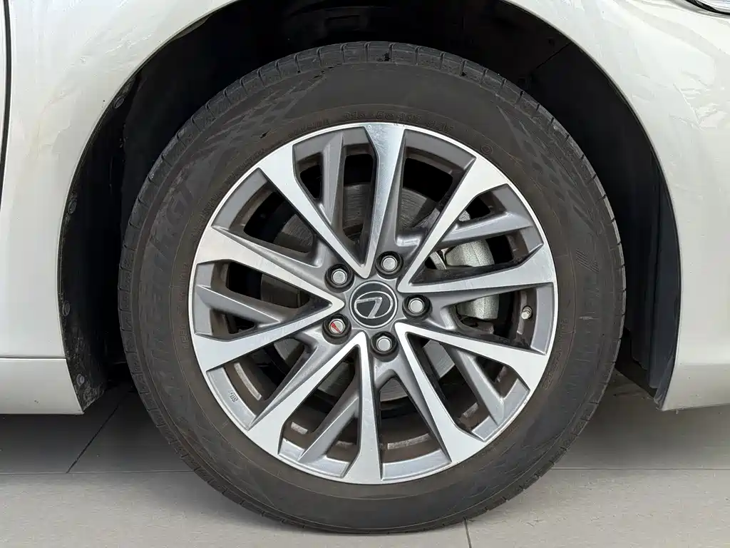 Lexus ES — миниатюра 16