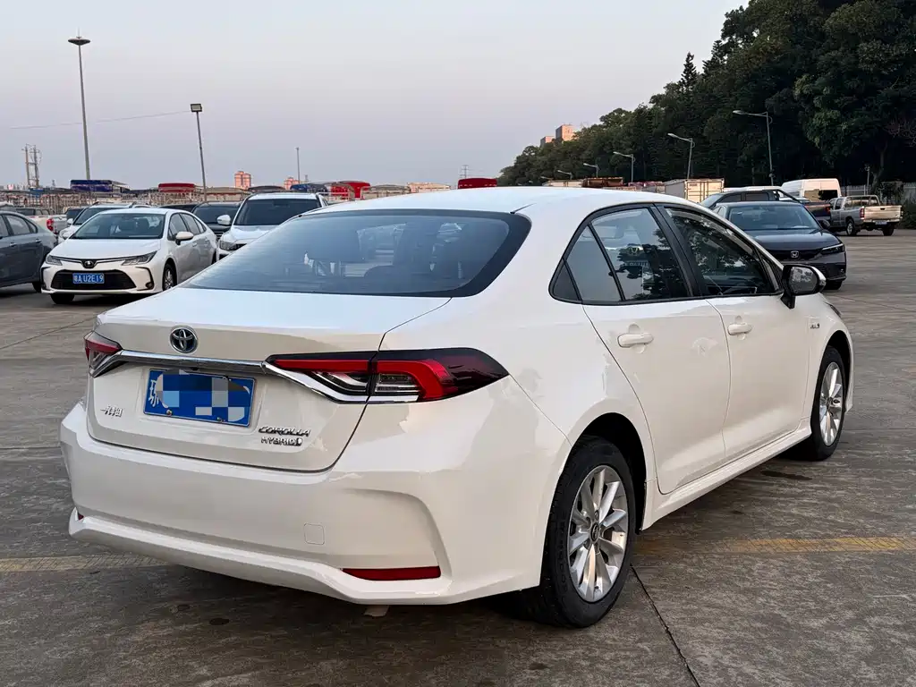 Toyota Corolla — миниатюра 9
