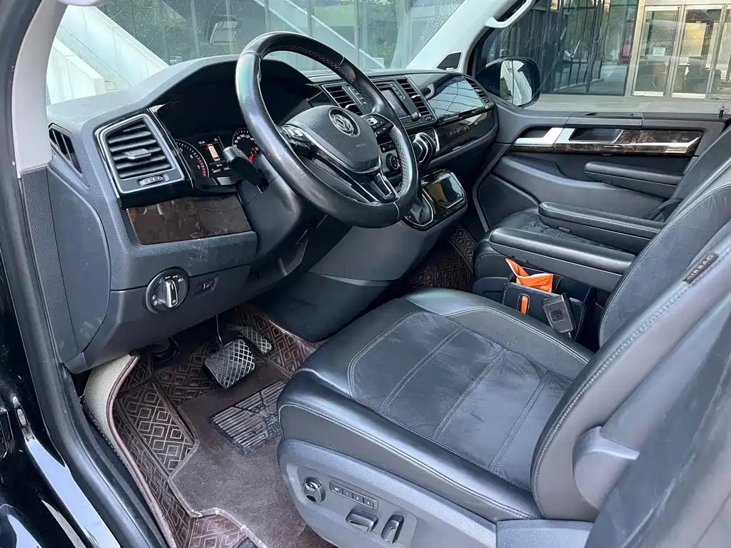 Volkswagen Multivan — миниатюра 6