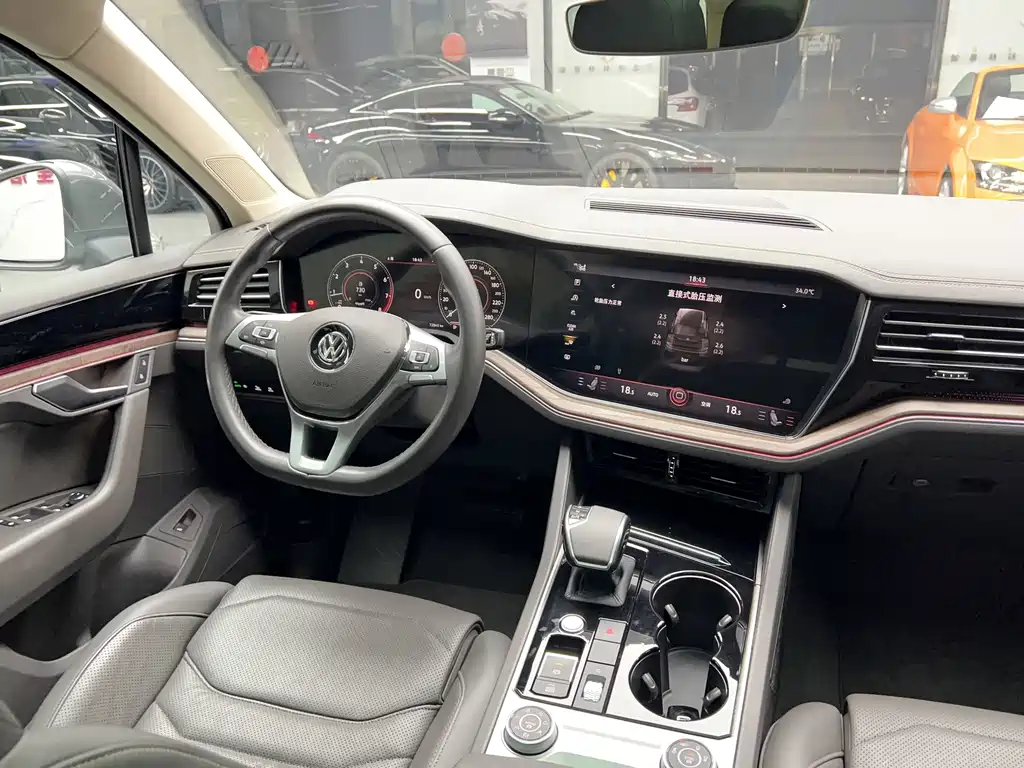 Volkswagen Touareg — миниатюра 22