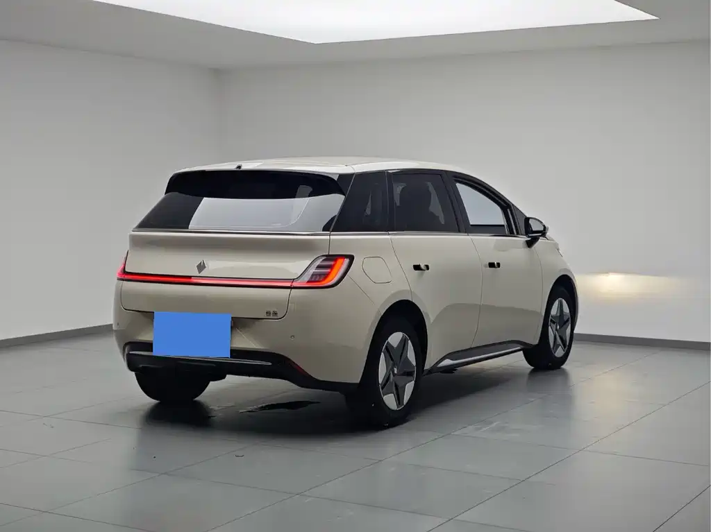 Baojun Yunduo — миниатюра 5