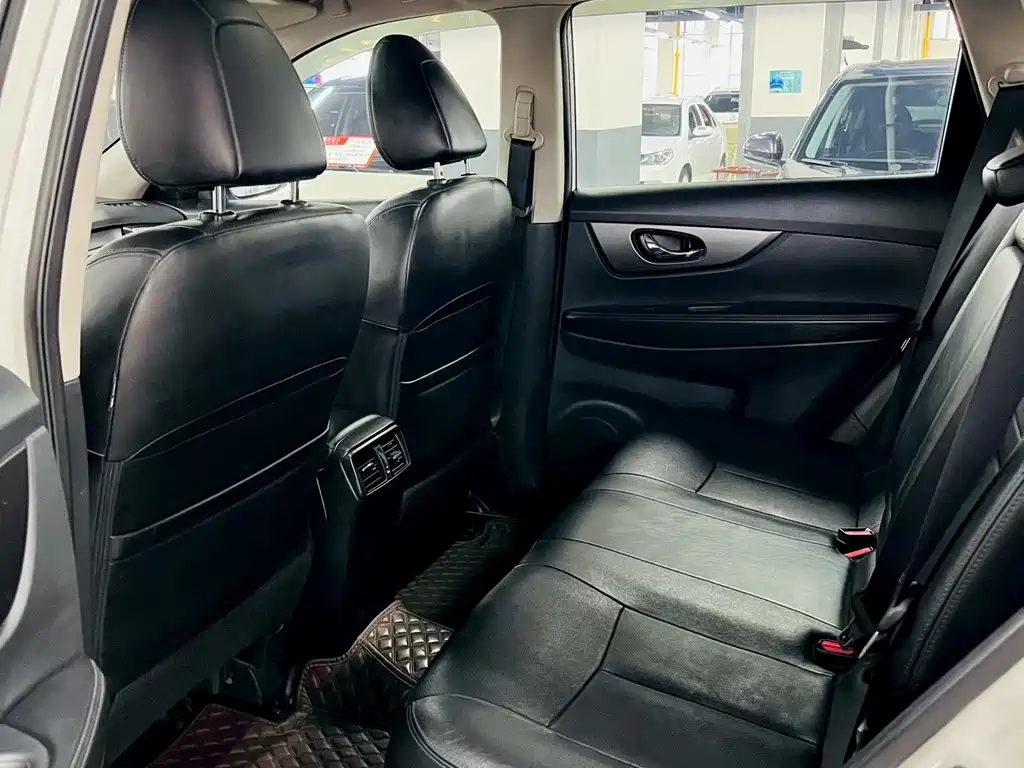 Nissan X-Trail — миниатюра 6